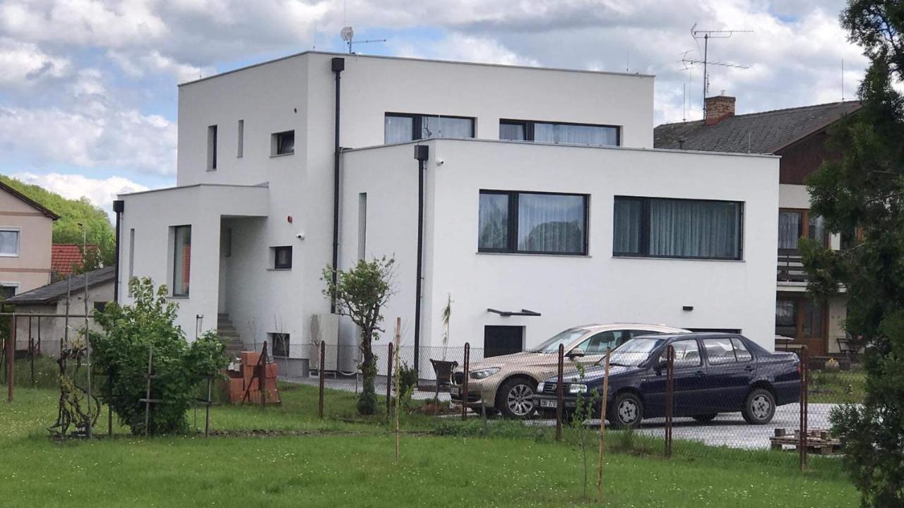 Apartman Gabriela Roudne Buitenkant foto