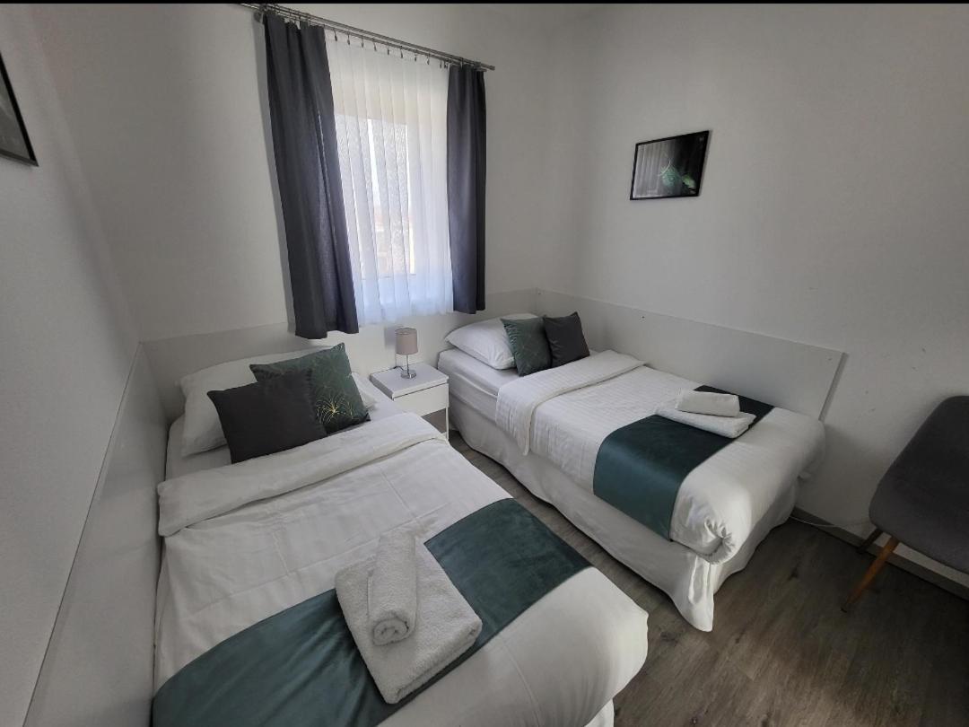 Apartman Gabriela Roudne Buitenkant foto